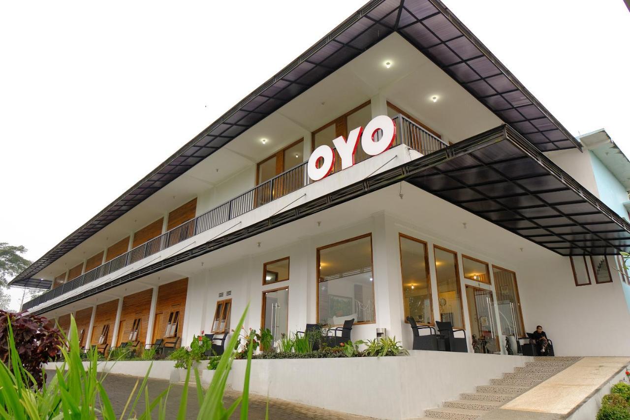 Oyo 446 Hotel Kawi Surapatha Malang Exteriér fotografie