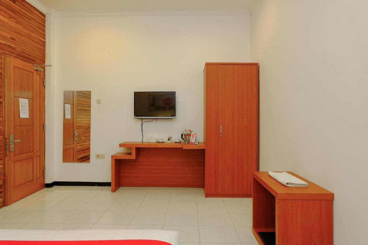 Oyo 446 Hotel Kawi Surapatha Malang Exteriér fotografie