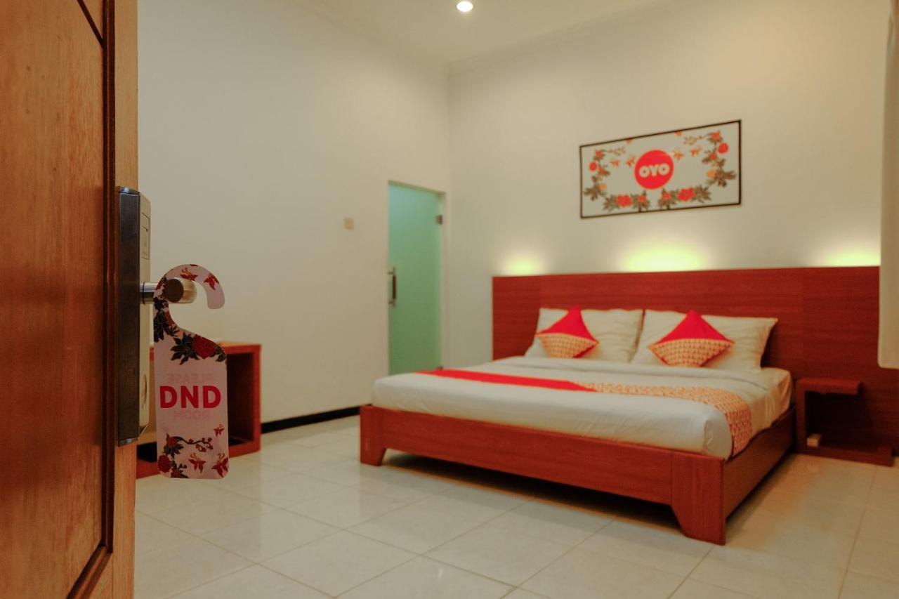 Oyo 446 Hotel Kawi Surapatha Malang Exteriér fotografie