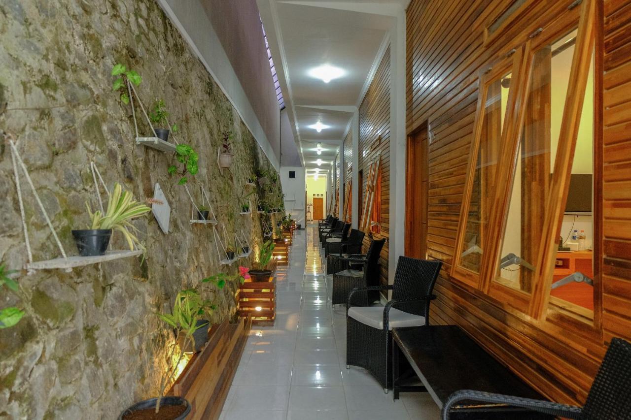 Oyo 446 Hotel Kawi Surapatha Malang Exteriér fotografie