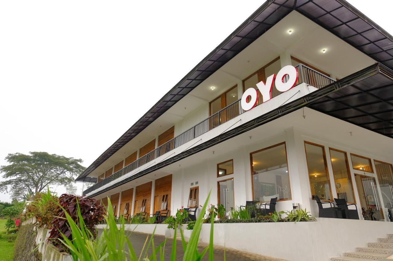 Oyo 446 Hotel Kawi Surapatha Malang Exteriér fotografie