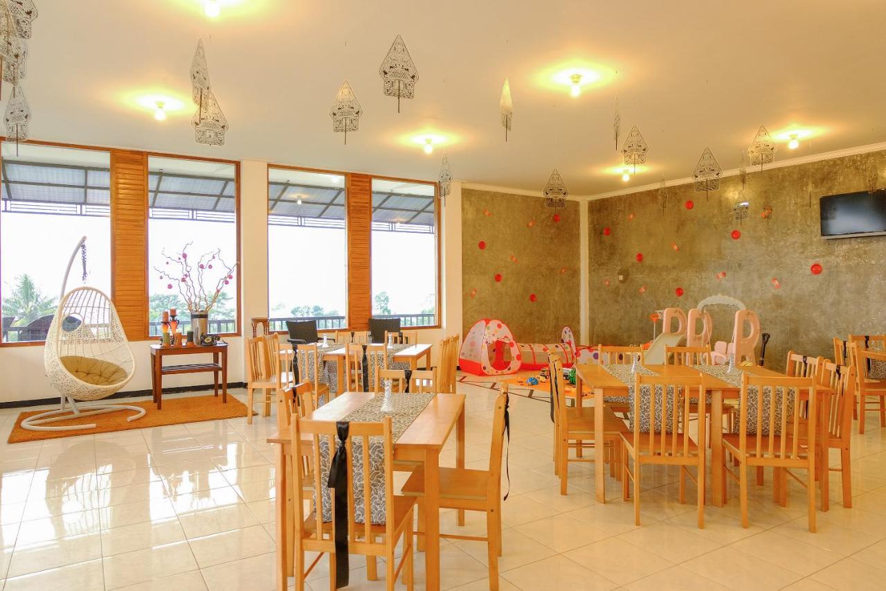 Oyo 446 Hotel Kawi Surapatha Malang Exteriér fotografie