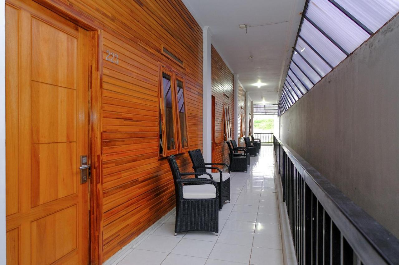 Oyo 446 Hotel Kawi Surapatha Malang Exteriér fotografie