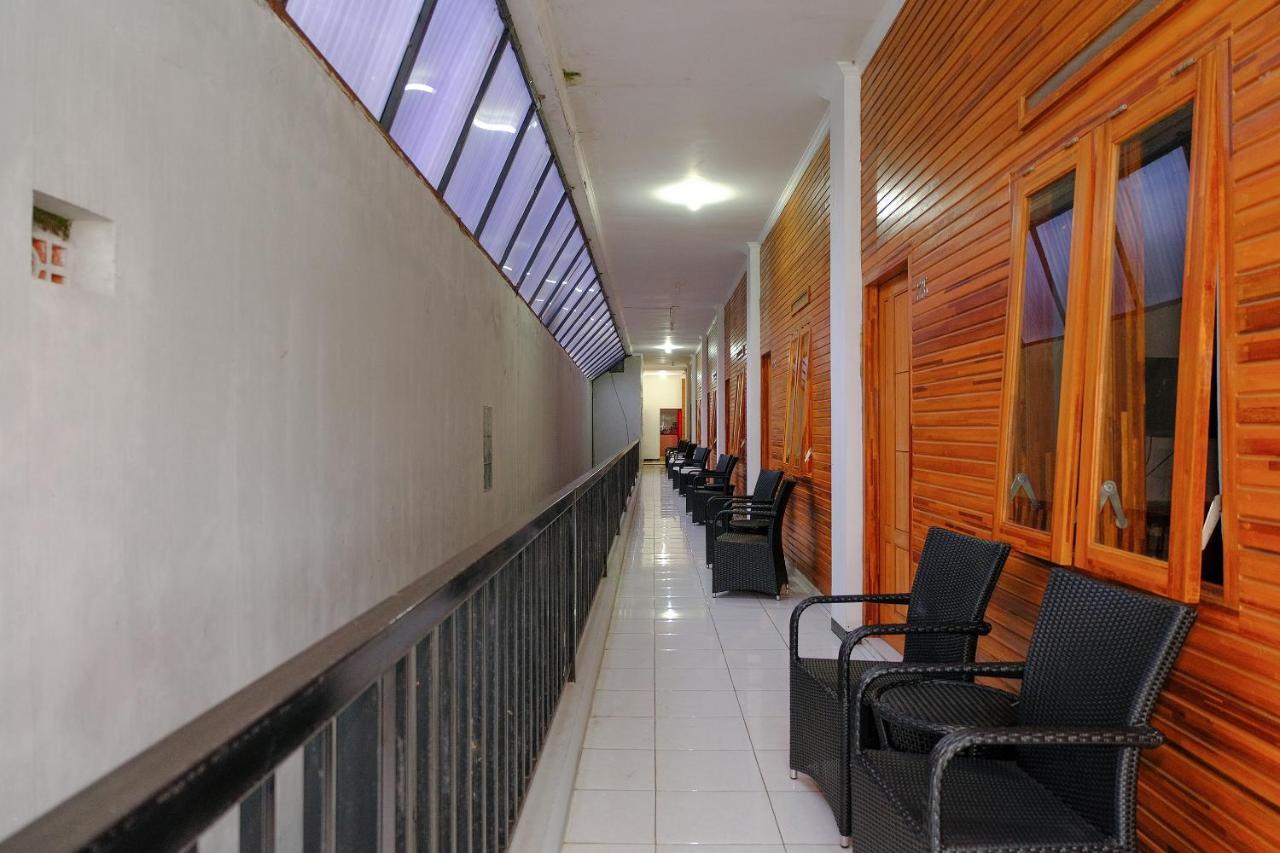 Oyo 446 Hotel Kawi Surapatha Malang Exteriér fotografie