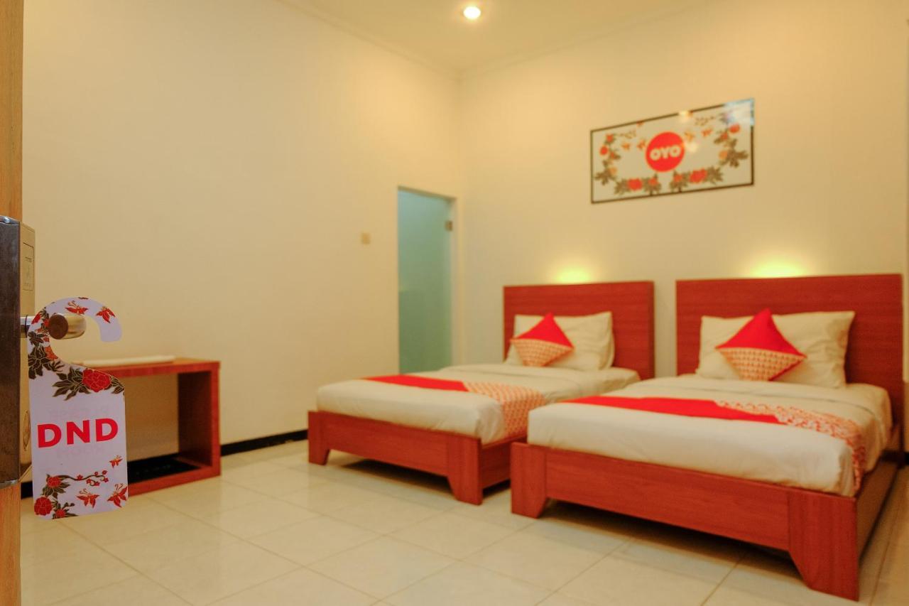 Oyo 446 Hotel Kawi Surapatha Malang Exteriér fotografie